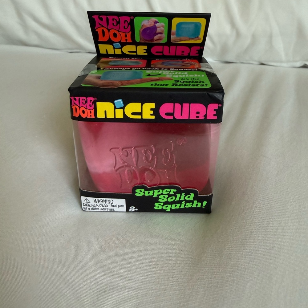 Nice Cube Squishy Toy - Pink
